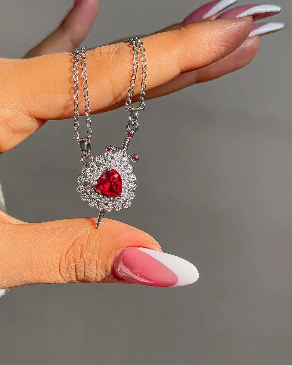 گردنبند بدلیجات|بدلیجات|قم, دروازه ری|دیوار