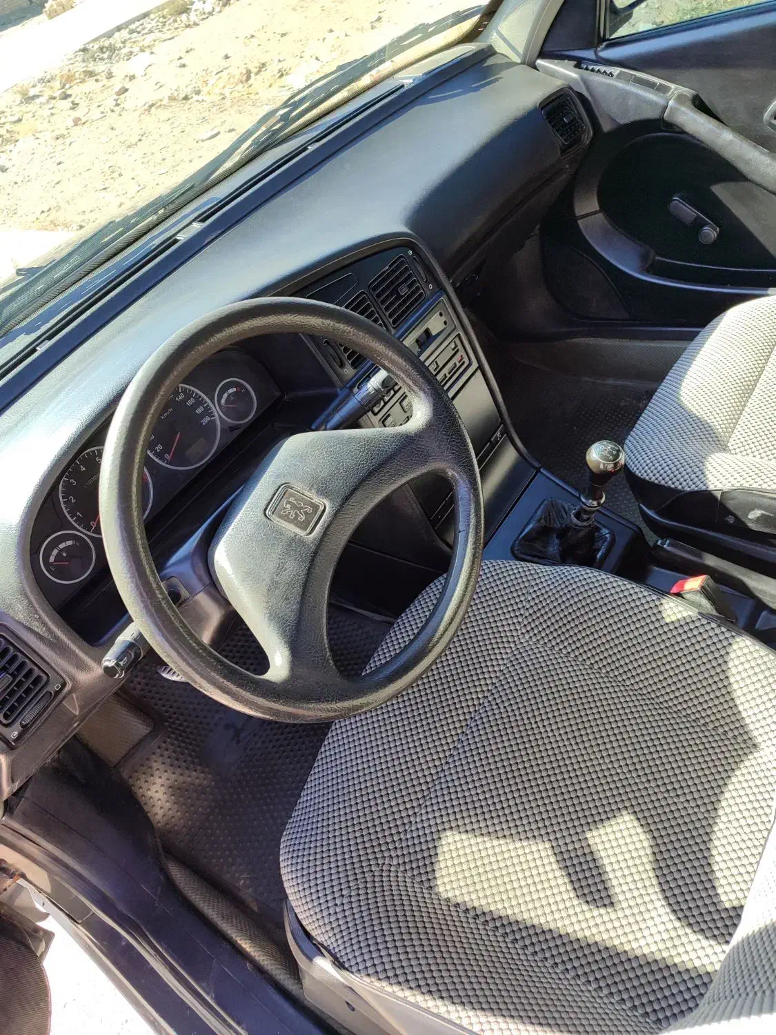 ماشین پژو تمیز مدل ۸۳|خودرو سواری و وانت|بیرجند, |دیوار