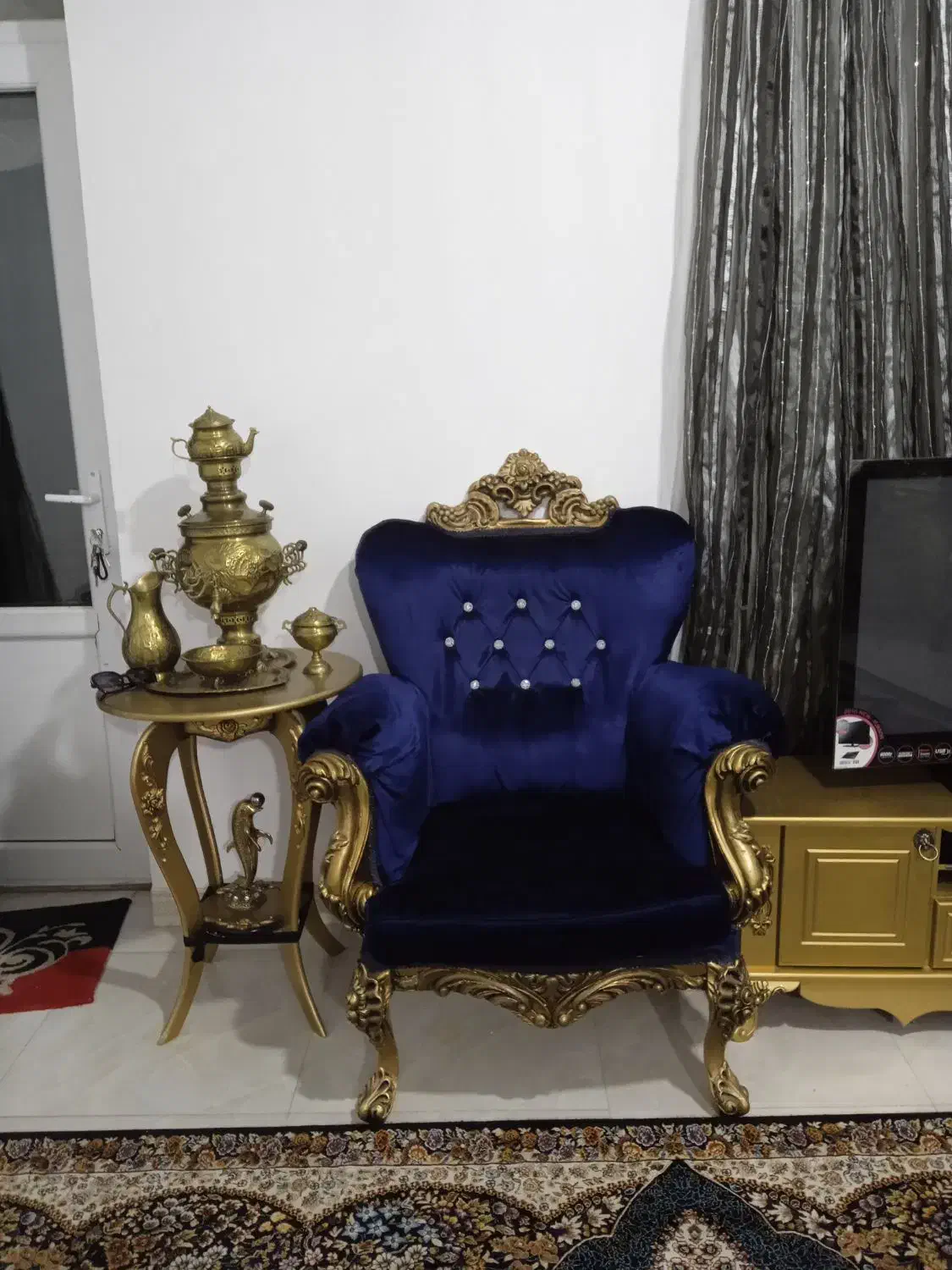 مبل ۹ نفره سلطنتی نو نو|مبلمان خانگی و میز عسلی|اسلام‌‌آباد غرب, |دیوار