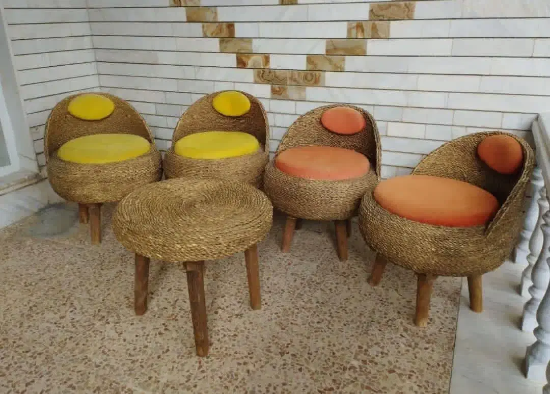 میز و صندلی چوبی حصیری|میز و صندلی غذاخوری|تربتحیدریه, مسجد جامع|دیوار