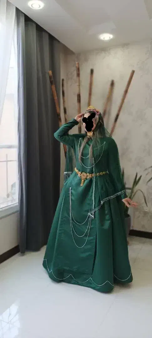 لباس محلی زرین دخت|لباس|شیراز, فرگاز|دیوار