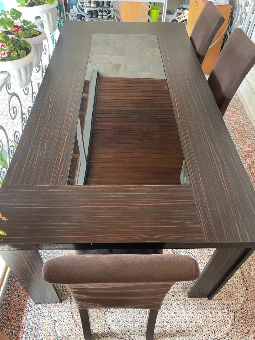 میز|میز و صندلی غذاخوری|بندر انزلی, معلم|دیوار