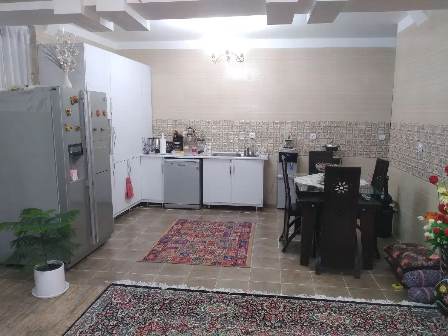 خانه ویلایی  دارای حیاط بزرگ سه خوابه مستر|اجارهٔ خانه و ویلا|سیرجان, |دیوار