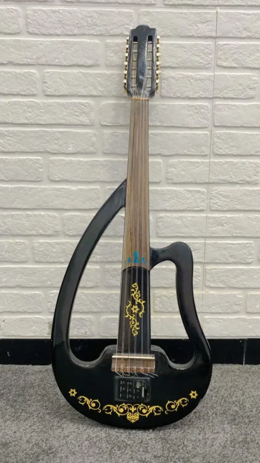 عود|سازهای سنتی|قشم, |دیوار