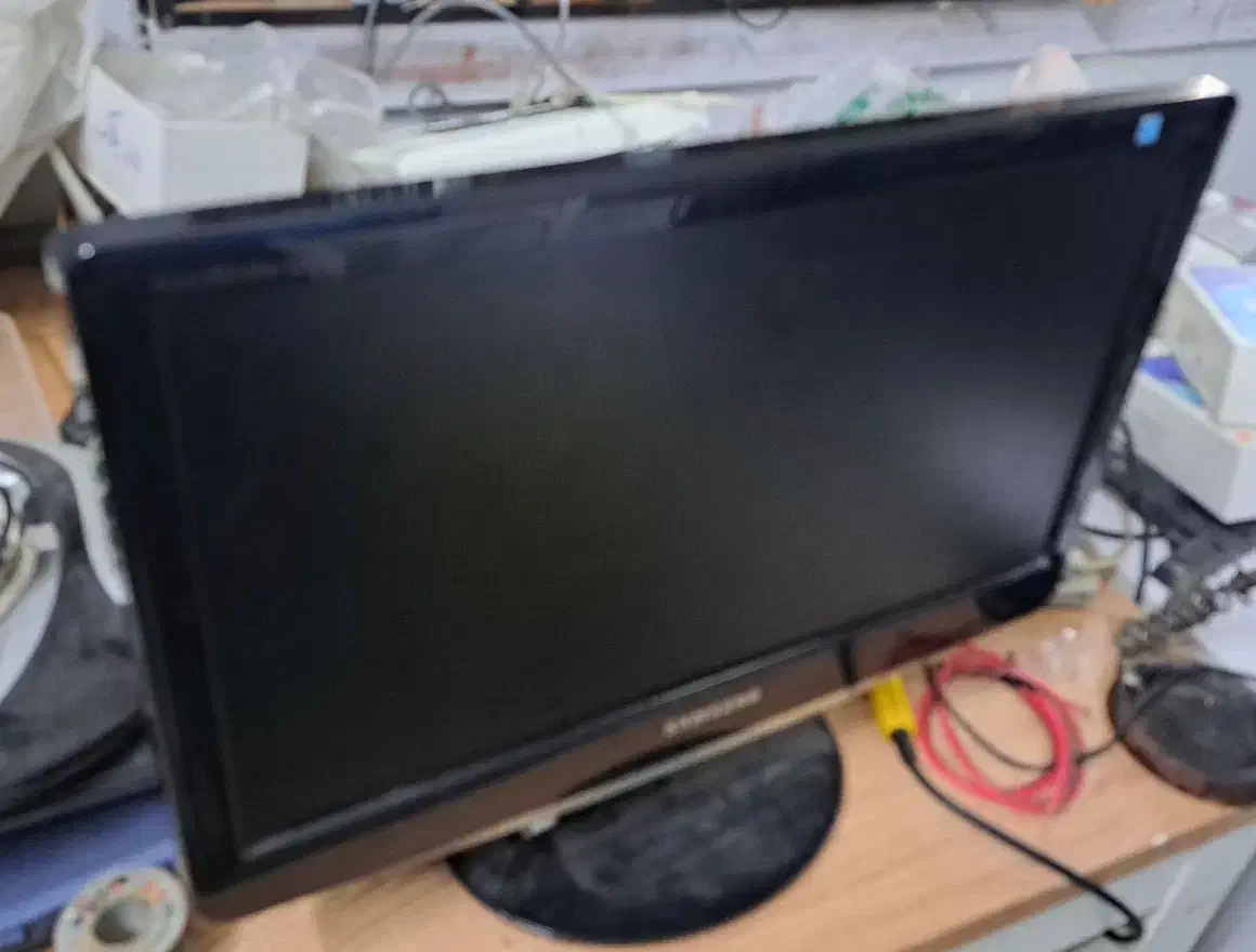 مانیتور ۱۷ اینچ در حد نو|قطعات و لوازم جانبی رایانه|مشهد, امام رضا (ع)|دیوار
