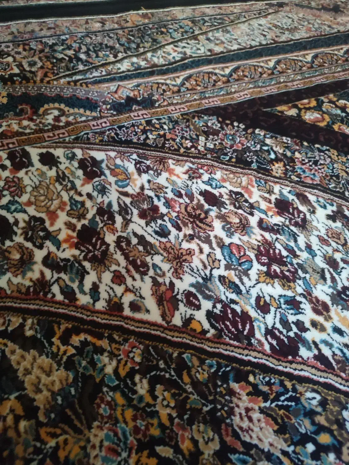 قالی شویی بزرگ خسروانی|خدمات نظافت|خرم‌آباد, |دیوار