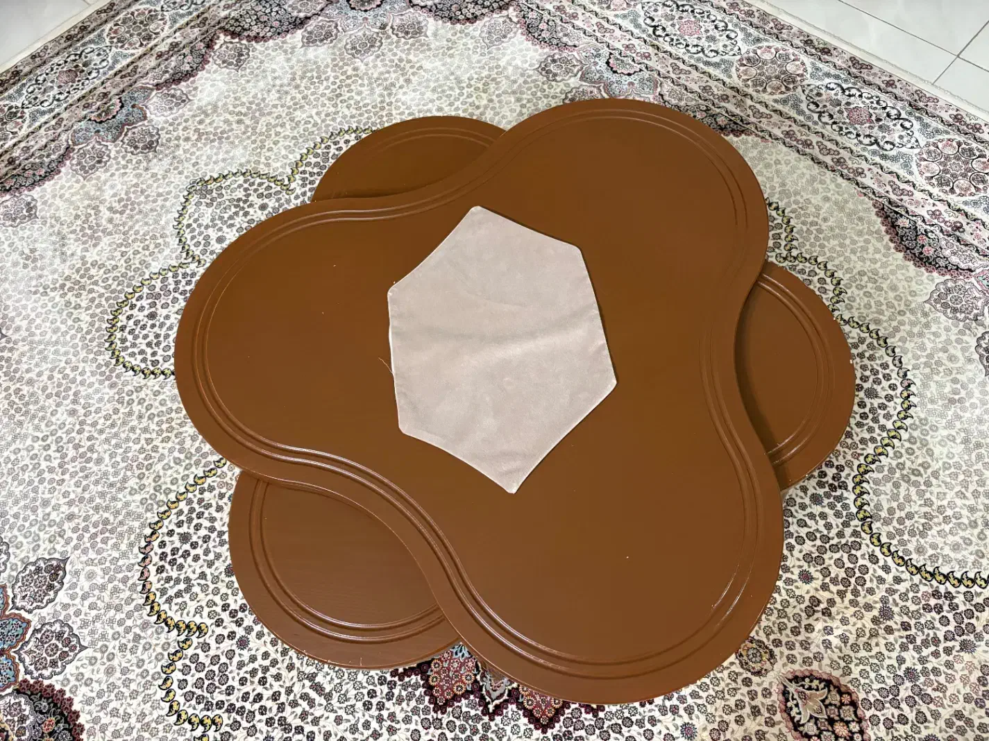 میز وسط به همراه سه تا عسلی|مبلمان خانگی و میز عسلی|قائم‌شهر, |دیوار