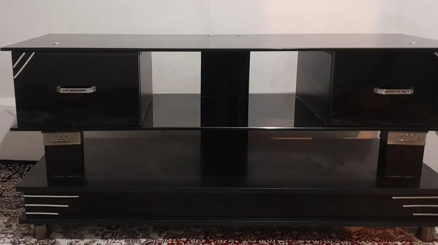 زیر تلویزیون در حد نو|میز تلویزیون|پارسآباد, |دیوار