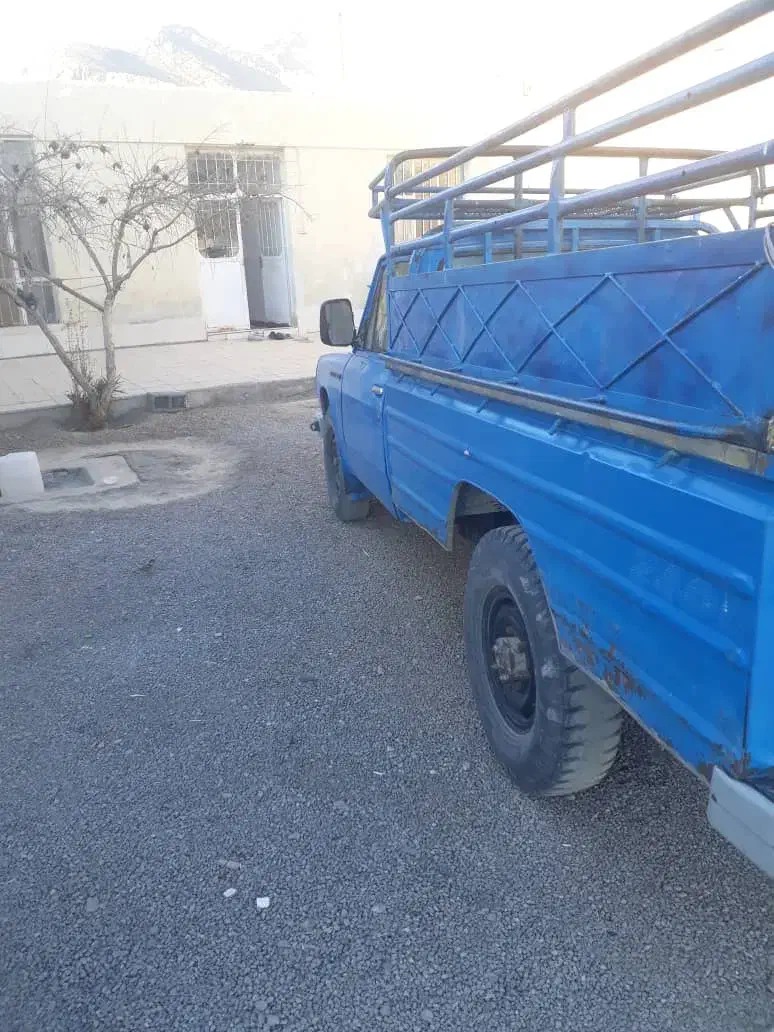 نیسان مدل 72 بسیار تمیز و مرتب ارسنجان|خودرو سواری و وانت|ارسنجان, |دیوار