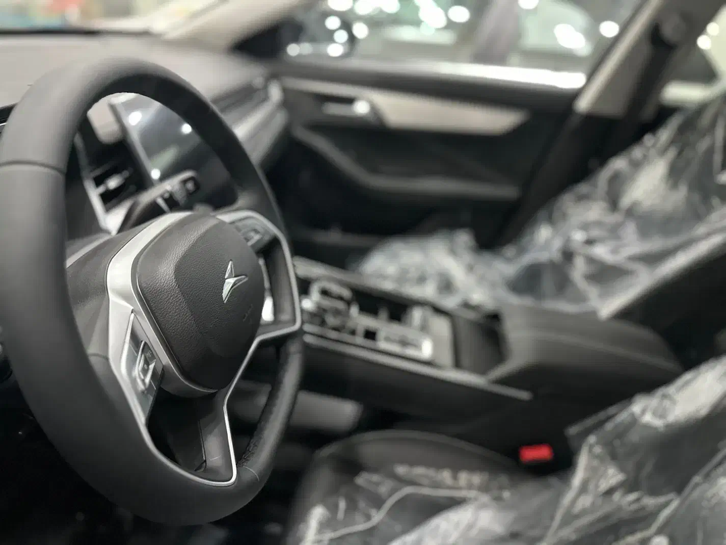 کی ام سی J7 صفر ۱۴۰۴ مشکی|خودرو سواری و وانت|شیراز, باغ تخت|دیوار