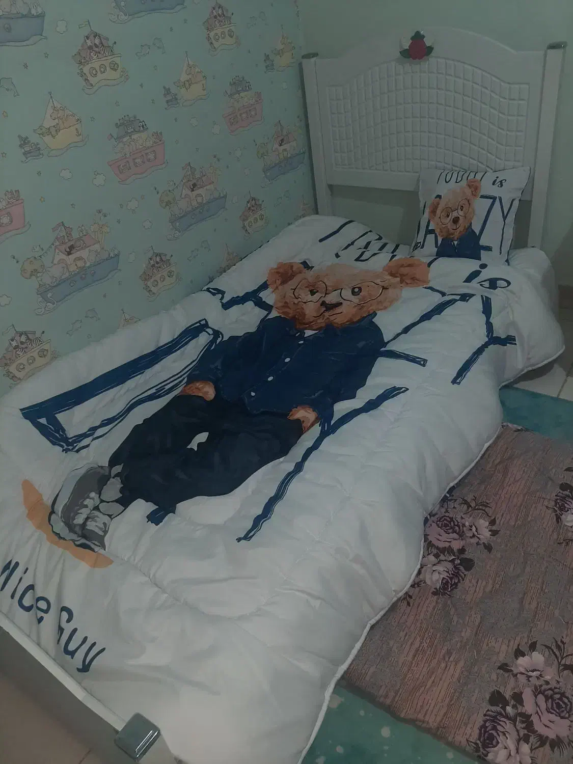 تخت یک نفره به همراه آینه و دراور ۴ کشو|تخت و سرویس خواب|مشکیندشت, |دیوار