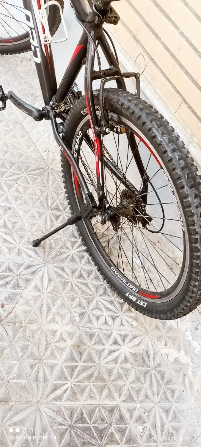 دوچرخه|دوچرخه، اسکیت، اسکوتر|برخوار, |دیوار