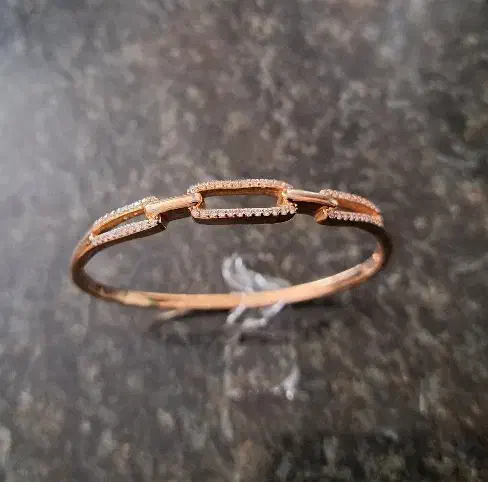 یک عدد دستبند پیدا شده|اشیا|زنجان, |دیوار