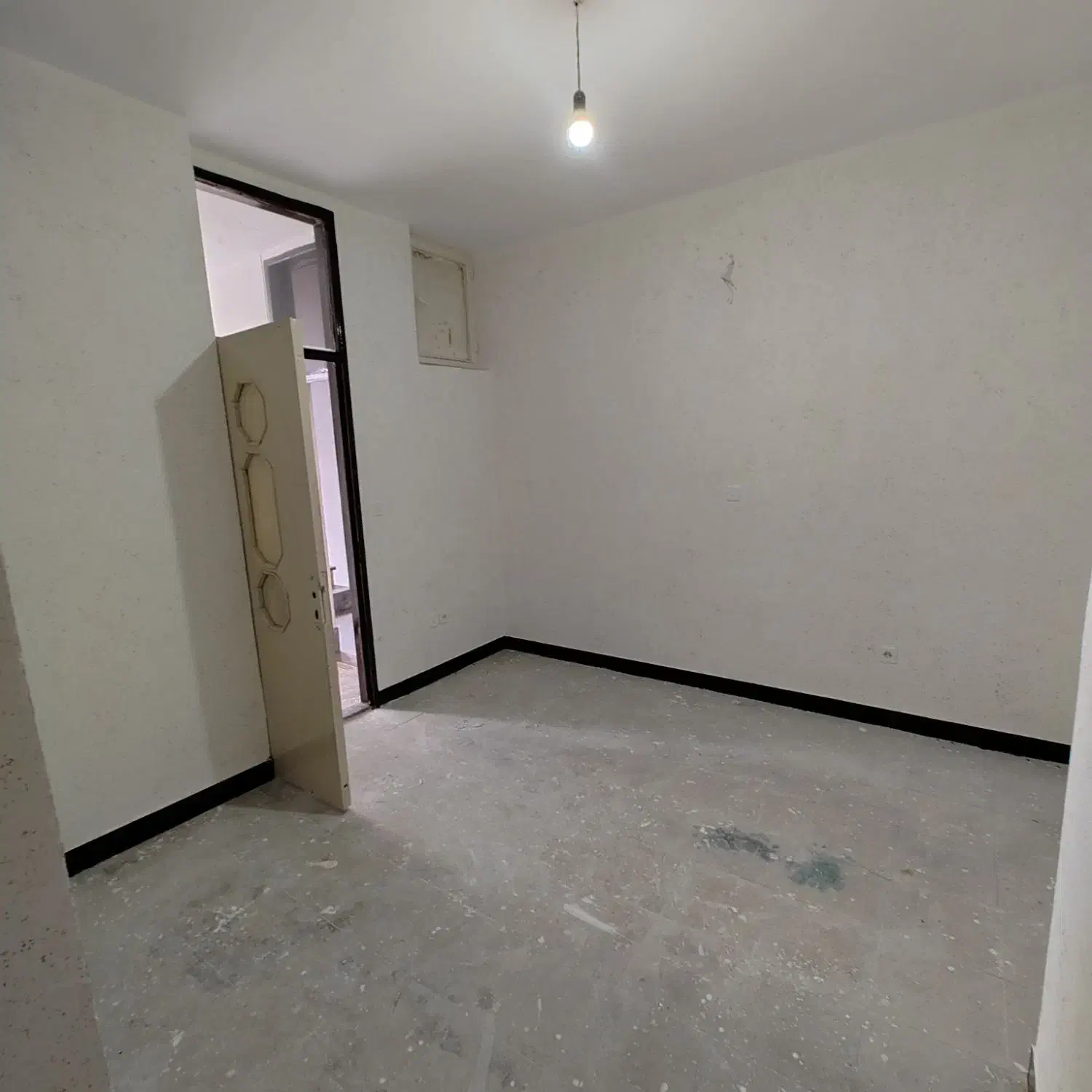 آپارتمان یک‌خواب ۵۵متری طبقه اول بازسازی شده