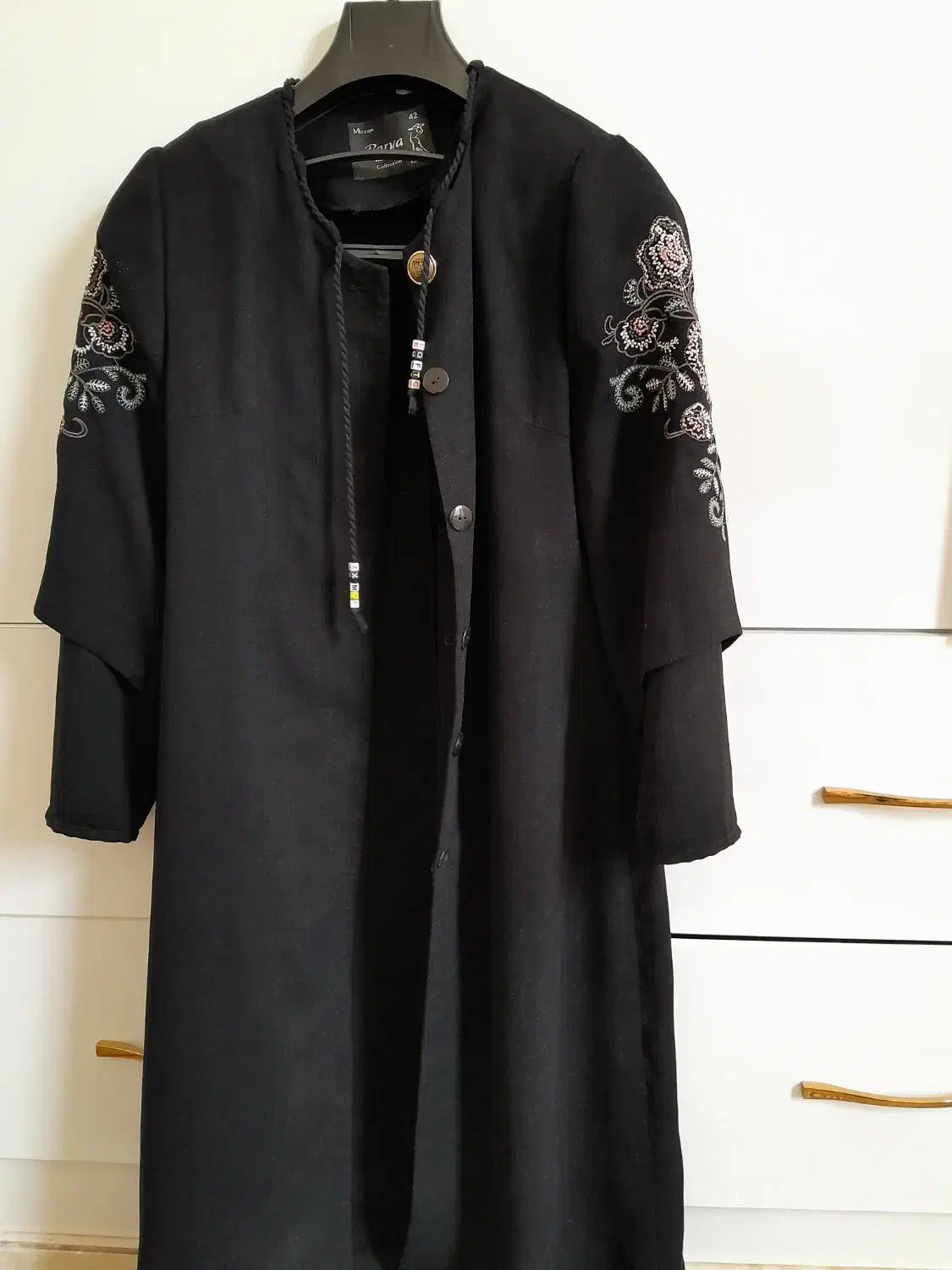 تعدادی مانتو وپالتو|لباس|یزد, |دیوار