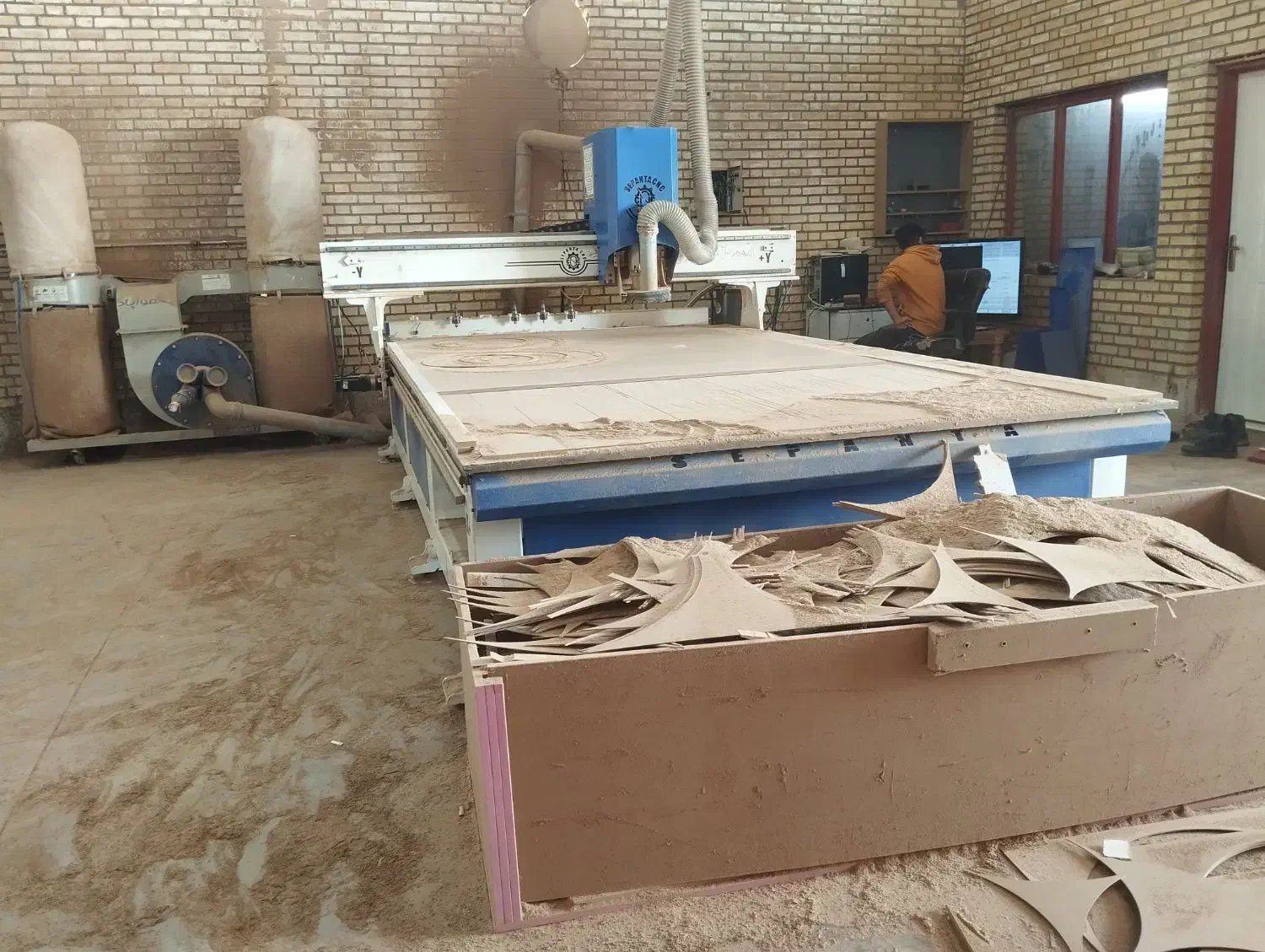 خدمات ام دی اف برش و پی وی سی و CNC و وکیوم|خدمات پیشه و مهارت|قنوات, |دیوار