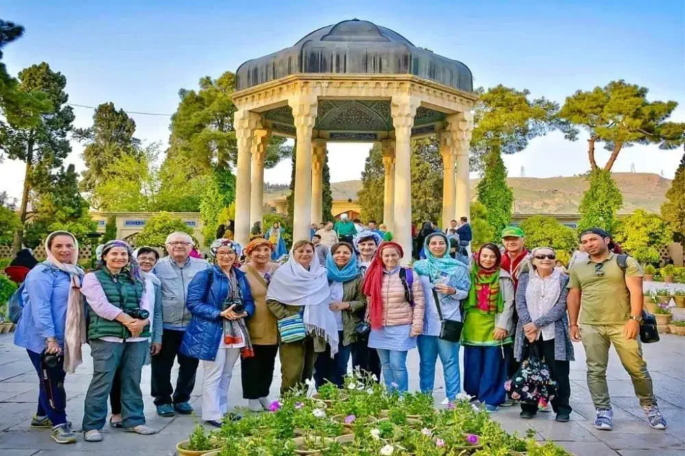 استخدام نیروی آقا|استخدام خدمات فروشگاه و رستوران|تهران, آرژانتین|دیوار