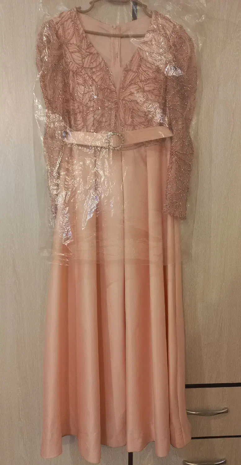 لباس مجلسی|لباس|شوشتر, |دیوار