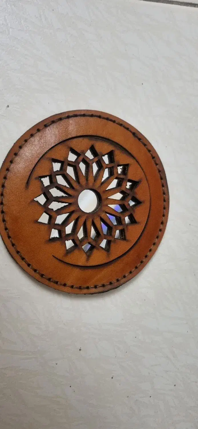 آینه|آینه|کرج, اصفهانی‌ها|دیوار