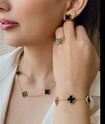 دست بند وست|بدلیجات|بندر ترکمن, |دیوار