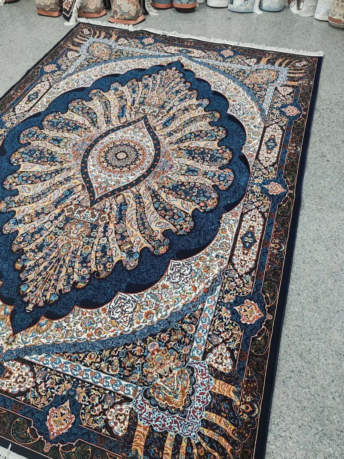2تخته فرش 9متری ماهان سورمه ای  700شانه|فرش|قم, نیروگاه|دیوار