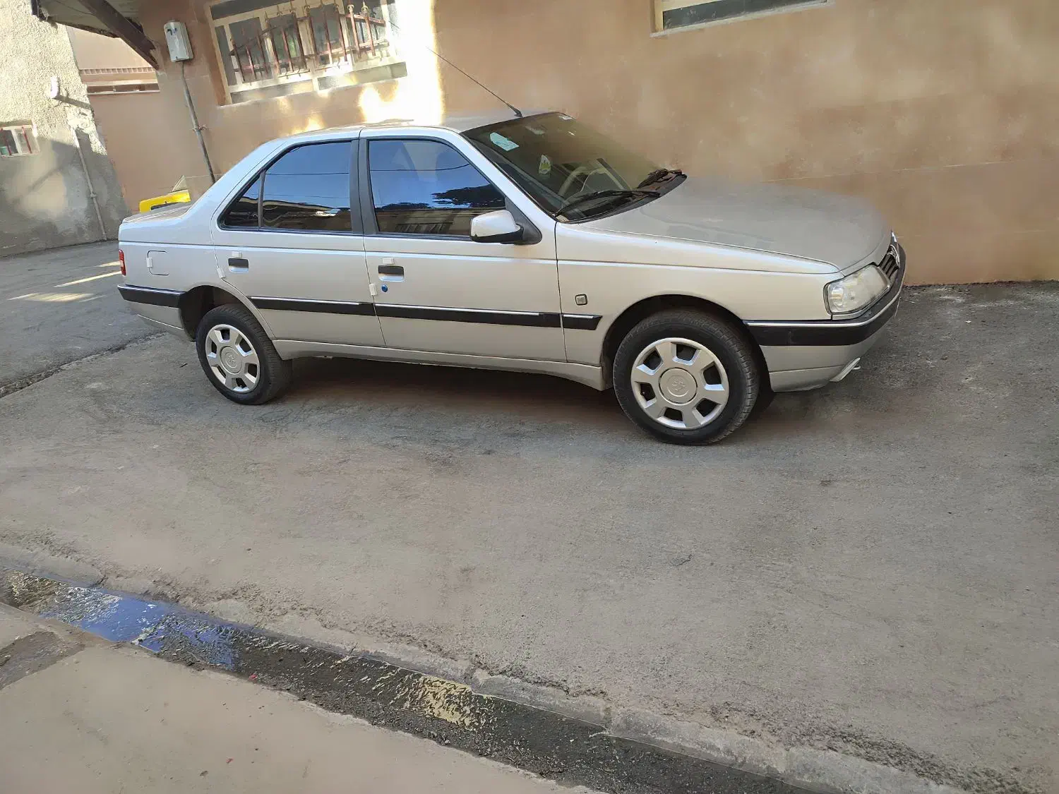 پژو 405 SLX موتورTU5، مدل ۱۳۹۵ کم کار|خودرو سواری و وانت|بروجرد, |دیوار