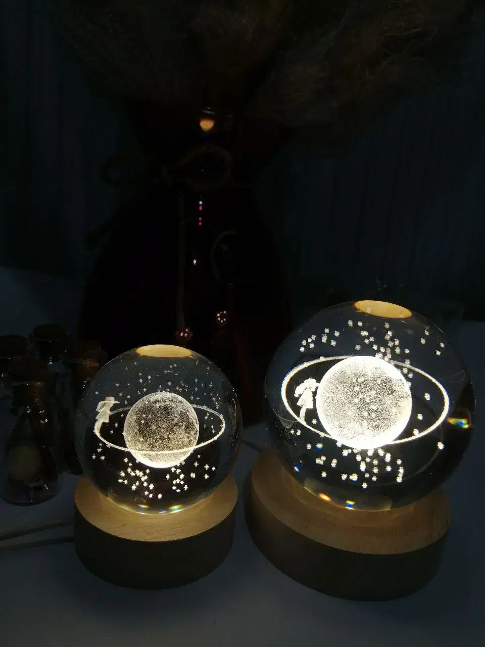 گوی کریستالی چراغ خواب|چراغ خواب و آباژور|تربتحیدریه, باغ ملی|دیوار