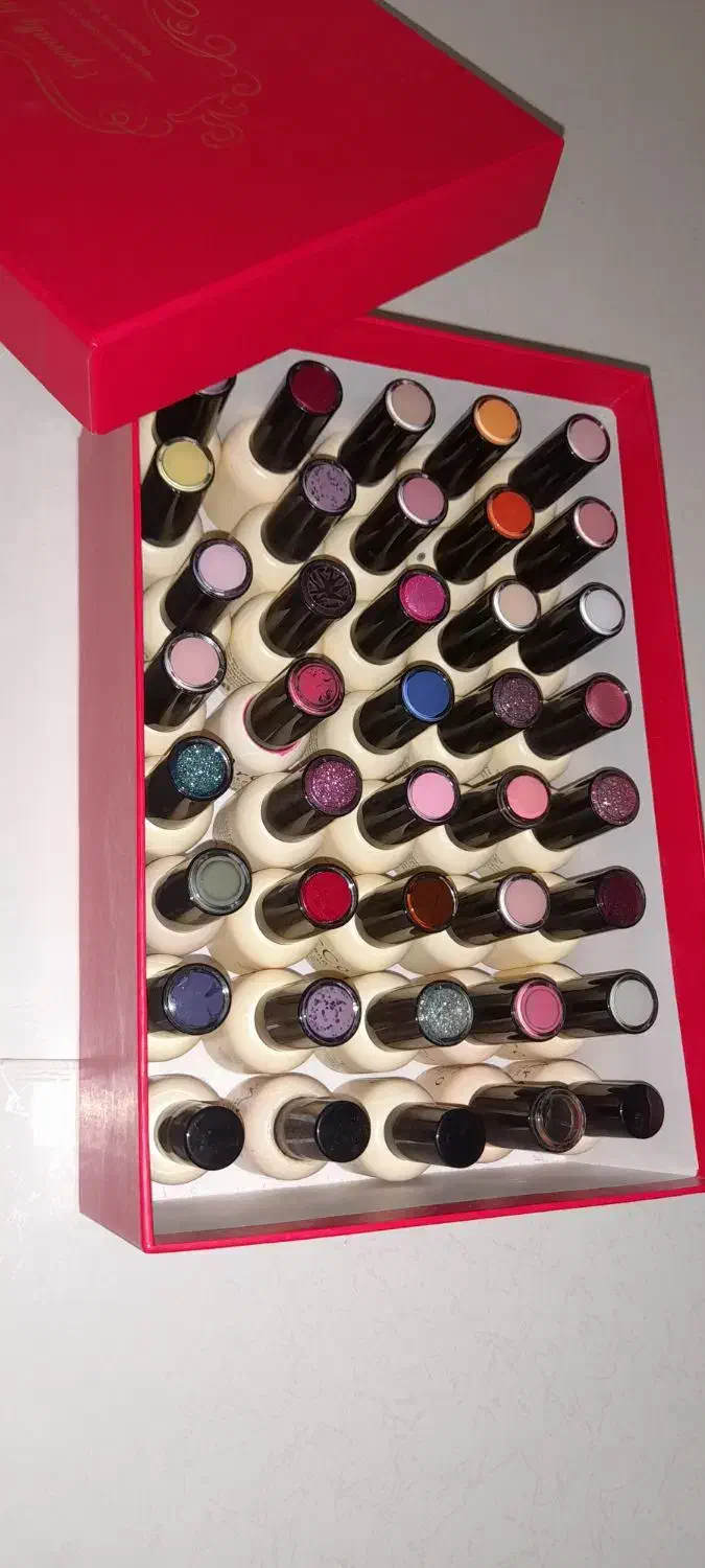 ۴۰ عدد لاک ژل رنگهای ترکیبی با قیمت باورنکردنی|آرایشی، بهداشتی، درمانی|شیراز, نصر|دیوار