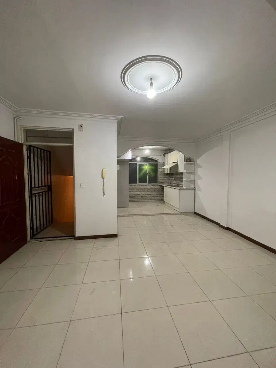 ۶۰متر / دو خواب / نورگیر عالی / طبقه دوم