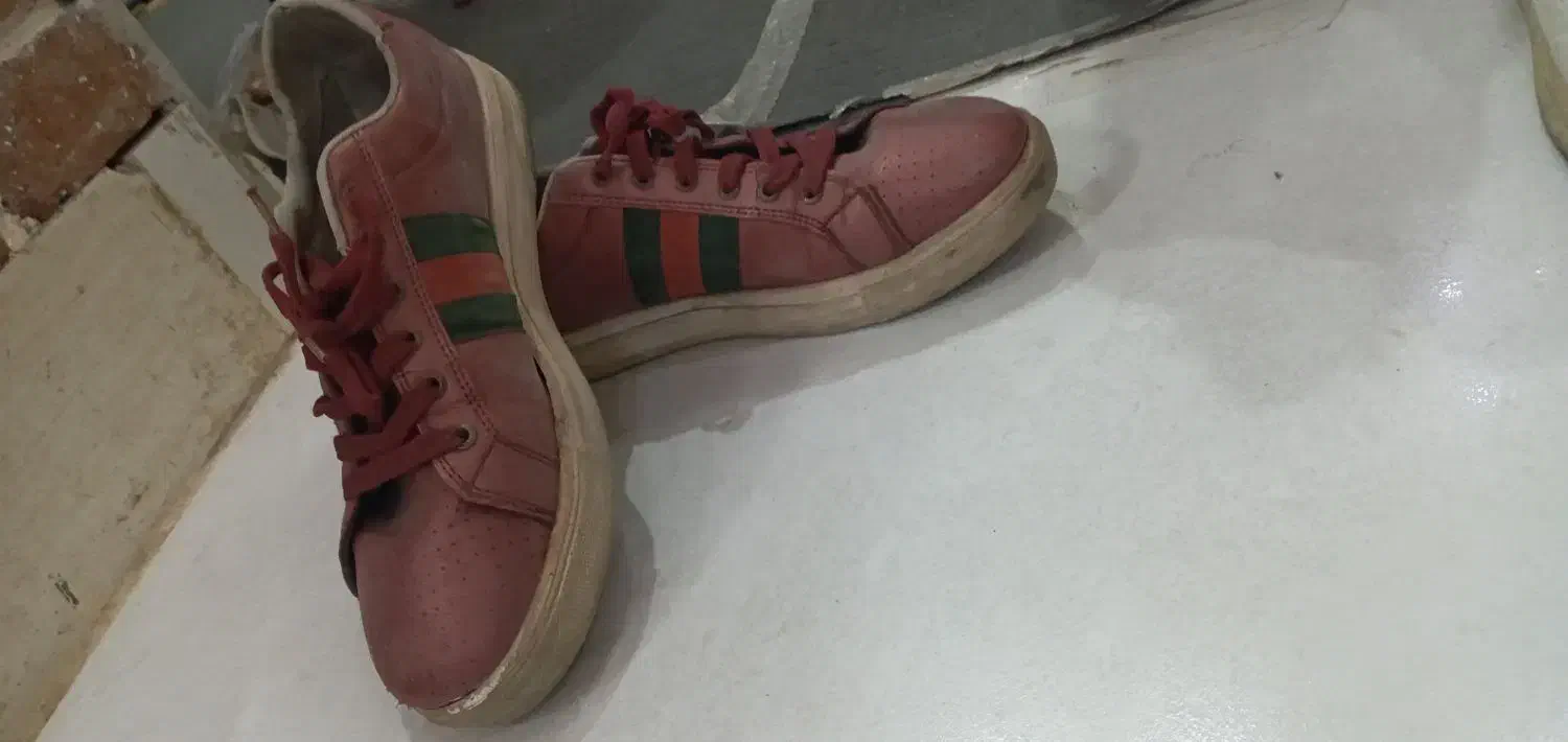 تعدادی کفش اسپرت و چمنی و سالنی|کیف، کفش، کمربند|مشهد, شهید علی محمدی|دیوار