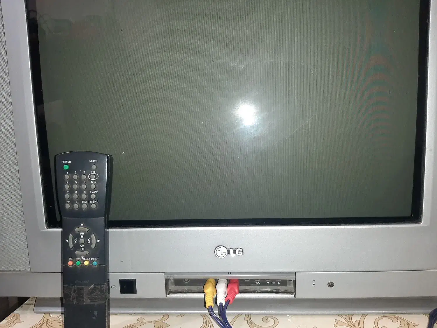 تلویزیون لامپی قدیمی فلت LG|تلویزیون و پروژکتور|اندیشه, اندیشه فاز ۱|دیوار