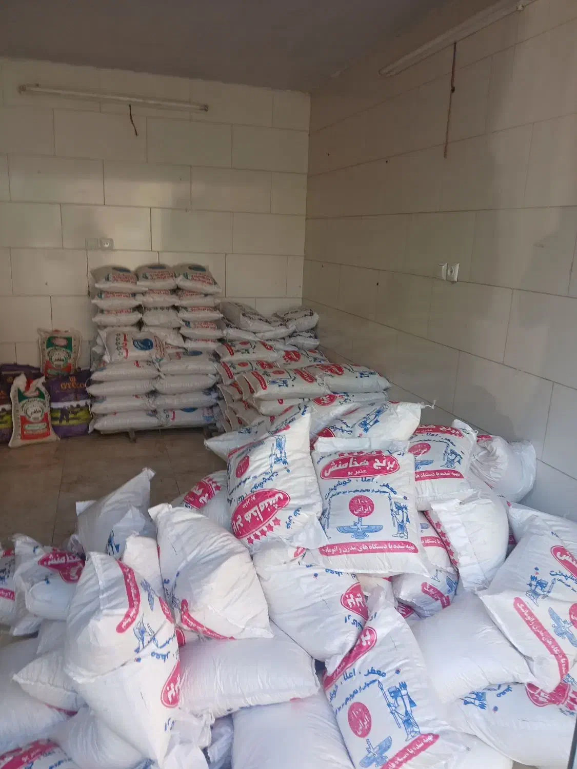 برنج عنبر درجه یک یک ونیمدانه فقط کیلویی ۱۴۵|خوردنی و آشامیدنی|اصفهان, رزمندگان|دیوار