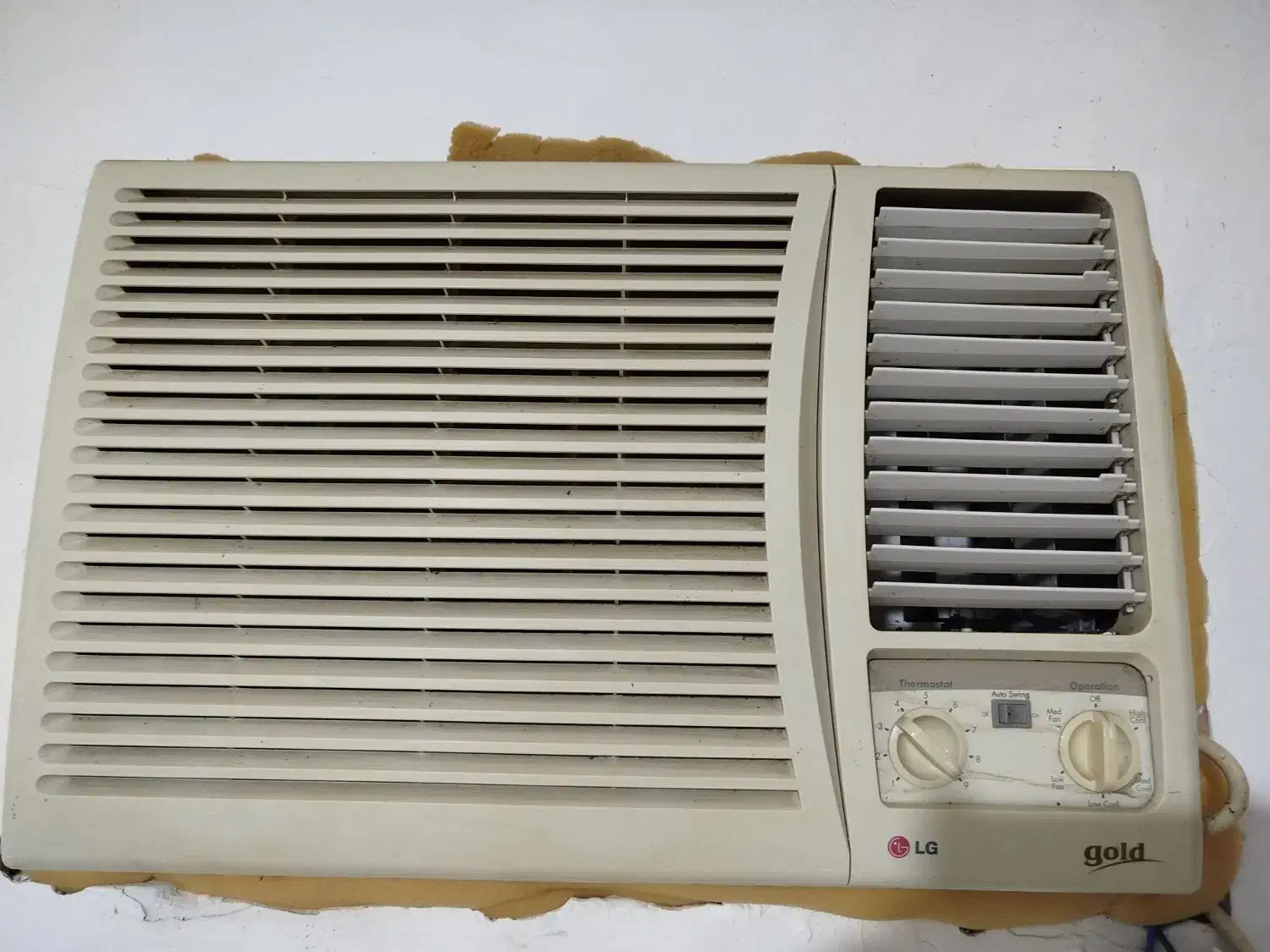 یک کولر آبی و یک کولر گازی پنجره ای ال جی (Gold)|کولر گازی و فن‌کوئل|دهدشت, |دیوار