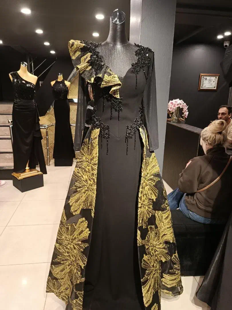 پیراهن مجلسی|لباس|رشت, یخسازی|دیوار