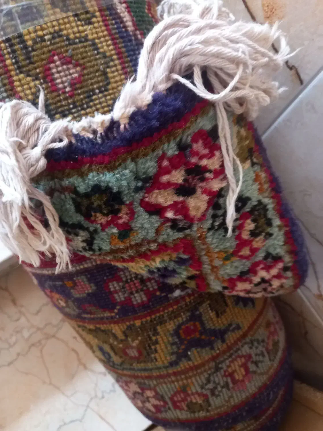 دو تخته فرش دستبافت|فرش|ایوان, |دیوار