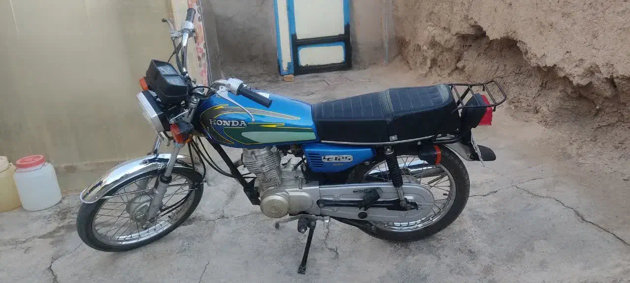 موتورسیکلت هندا . ۱۲۵|موتورسیکلت|قم, چهل درخت‎|دیوار