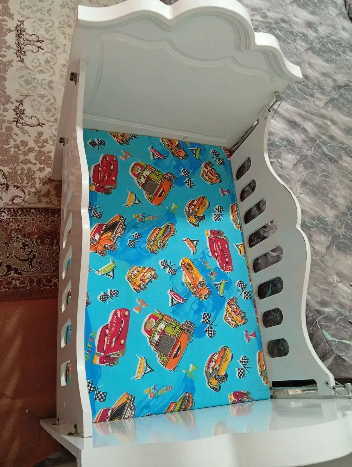 . تخت نوزاد .|اسباب و اثاث بچه|مشهد, کارمندان دوم|دیوار