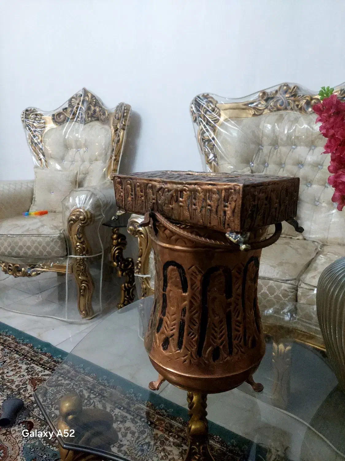 وسایل برنز درحد نو باوزن بالا|لوستر و چراغ آویز|نهاوند, |دیوار