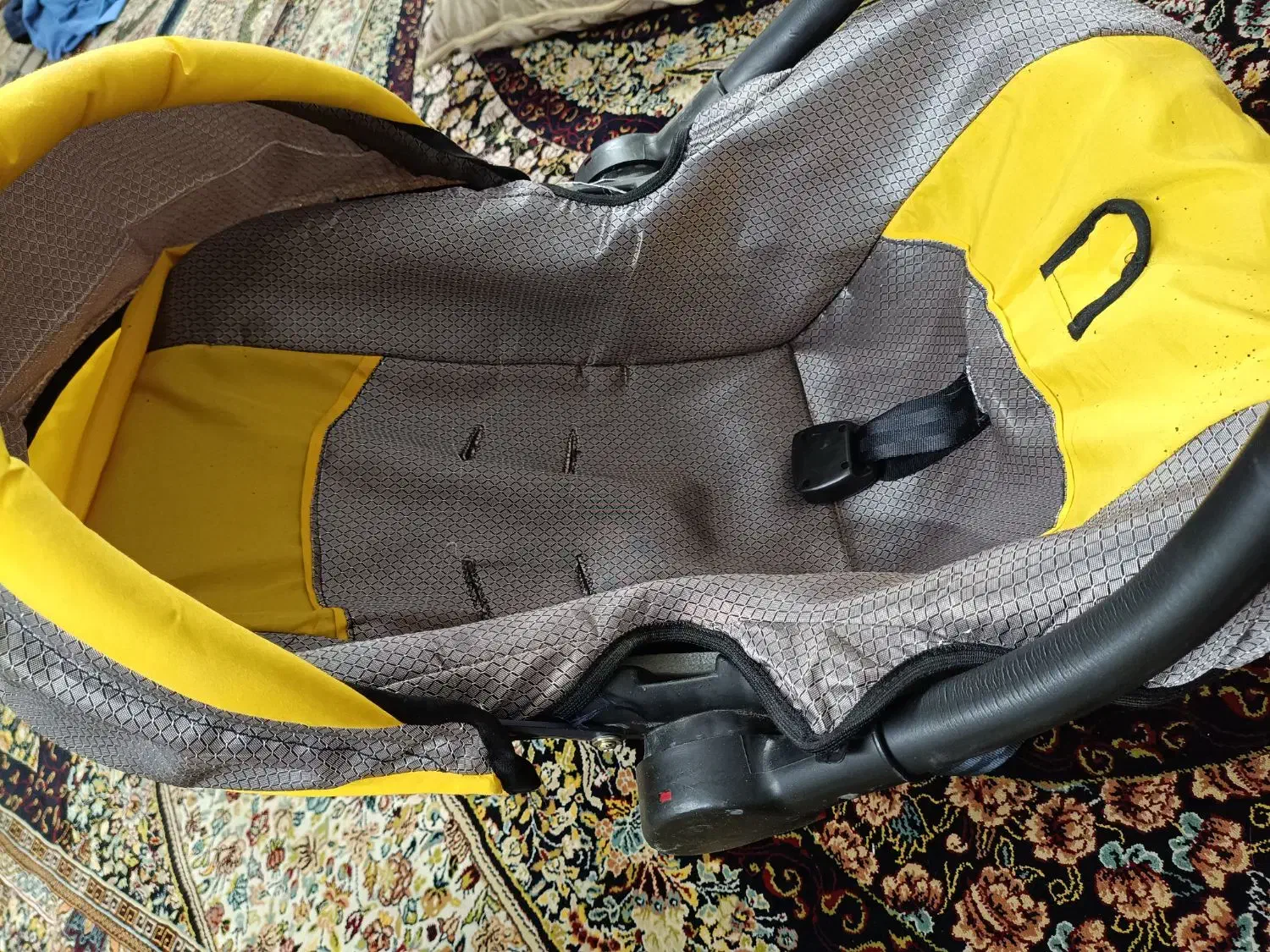 کریر رایگان|اسباب و اثاث بچه|نیشابور, شهرک فیروزه|دیوار