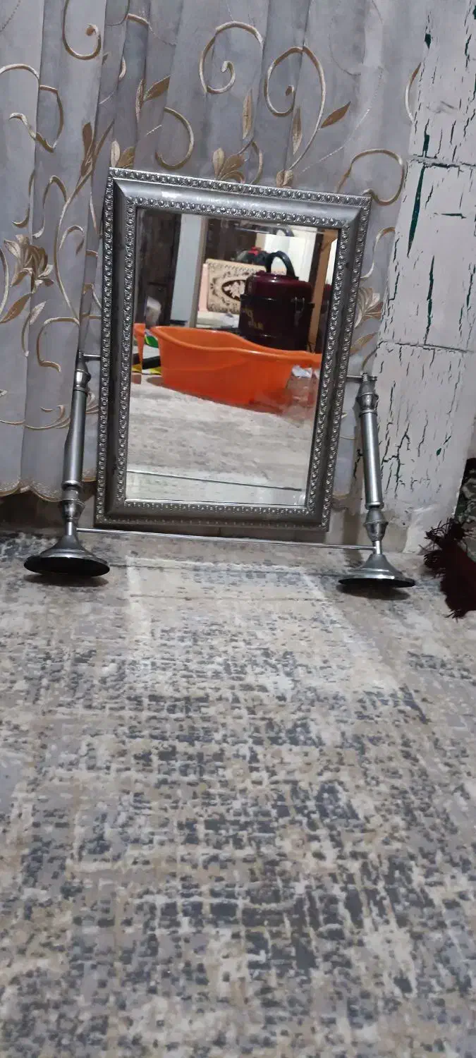 آینه|آینه|اصفهان, عمان سامانی|دیوار