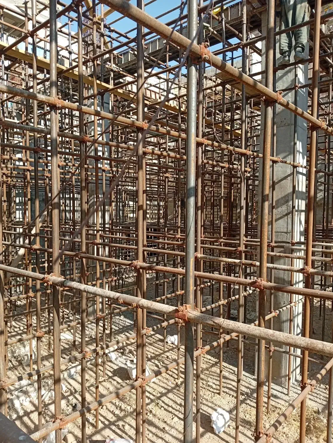 نصاب داربست وپلیت ،وتوری کشی|خدمات پیشه و مهارت|شیراز, کفترک|دیوار