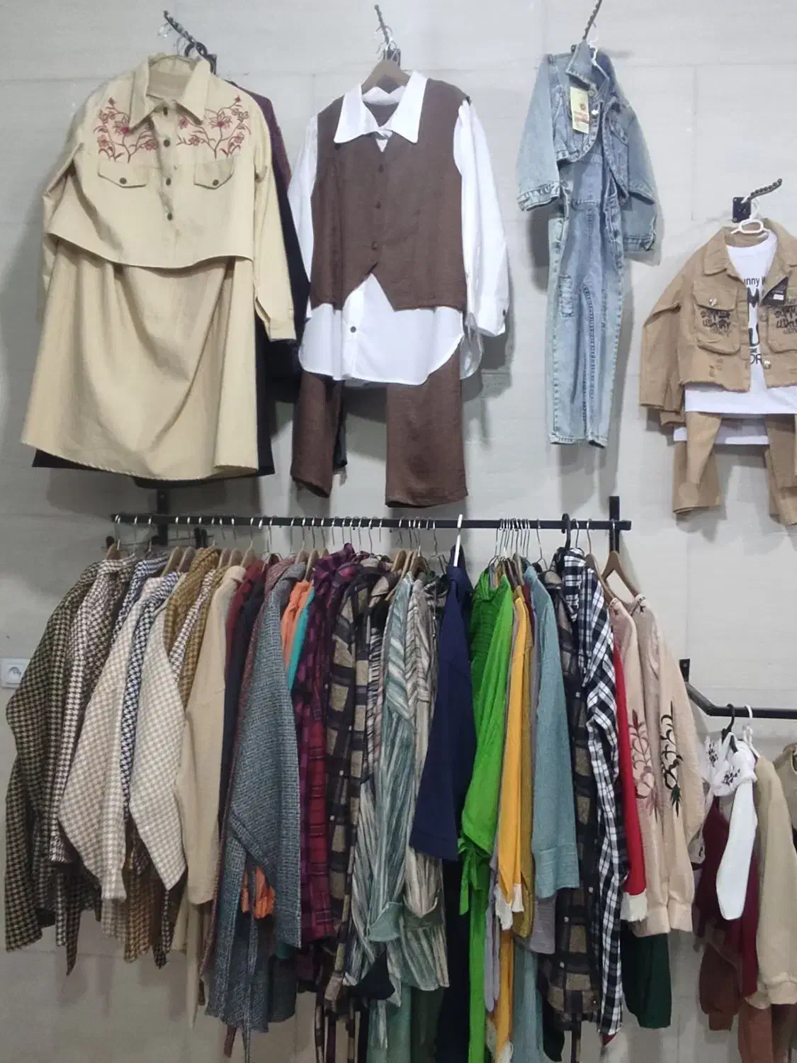 تخلیه فوری لباس های مغازه|لباس|قیدار, |دیوار