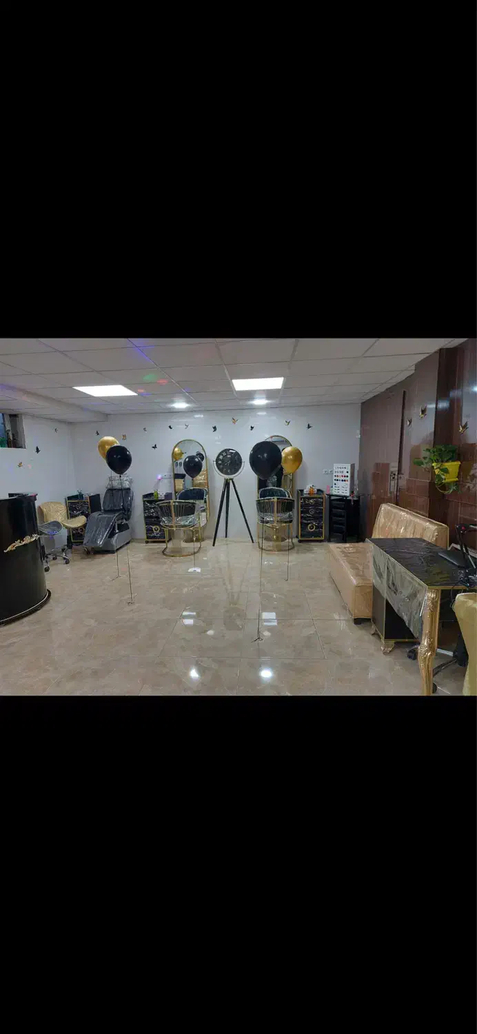 تمامی وسایل ارایشگاه ب فروش می‌رود در حد نو همگی|آرایشگاه و سالن‌های زیبایی|مرودشت, بیست متری بیمارستان|دیوار