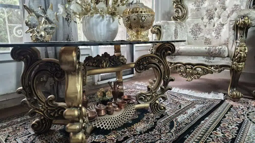 یک دست مبل سلطنتی ۷ نفره وسه عدد گل میز|مبلمان خانگی و میز عسلی|تهران, مشیریه|دیوار