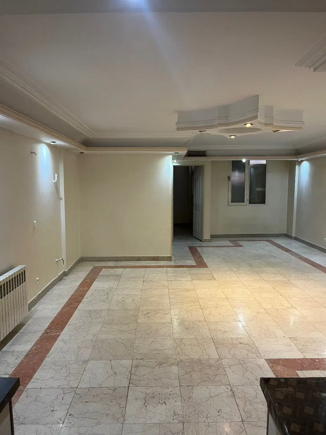 ۷۵ متر/حیلط خلوت/پارکینگ/پیروزی خ زینتی افخم