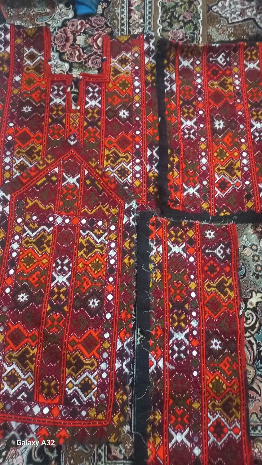 زی استین|گلیم، جاجیم، گبه|زاهدان, |دیوار