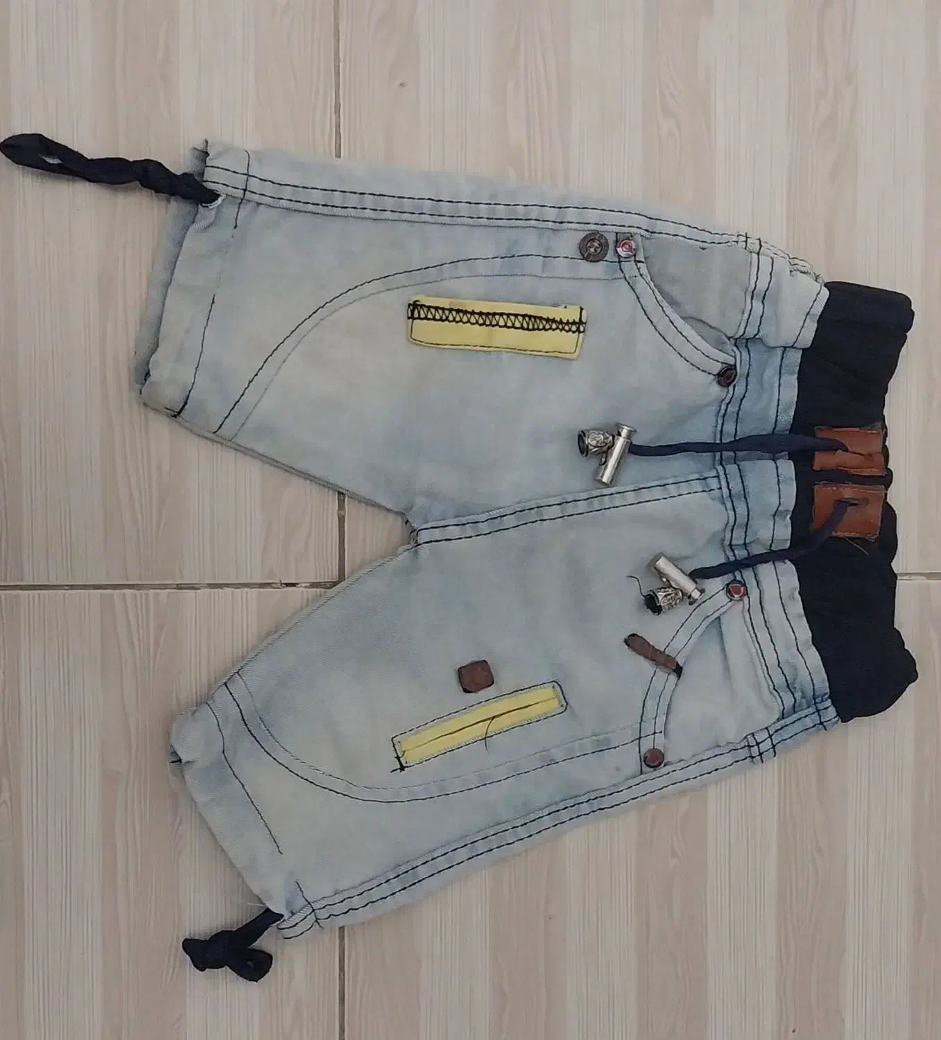 بچگانه|کفش و لباس بچه|رشت, عینک|دیوار