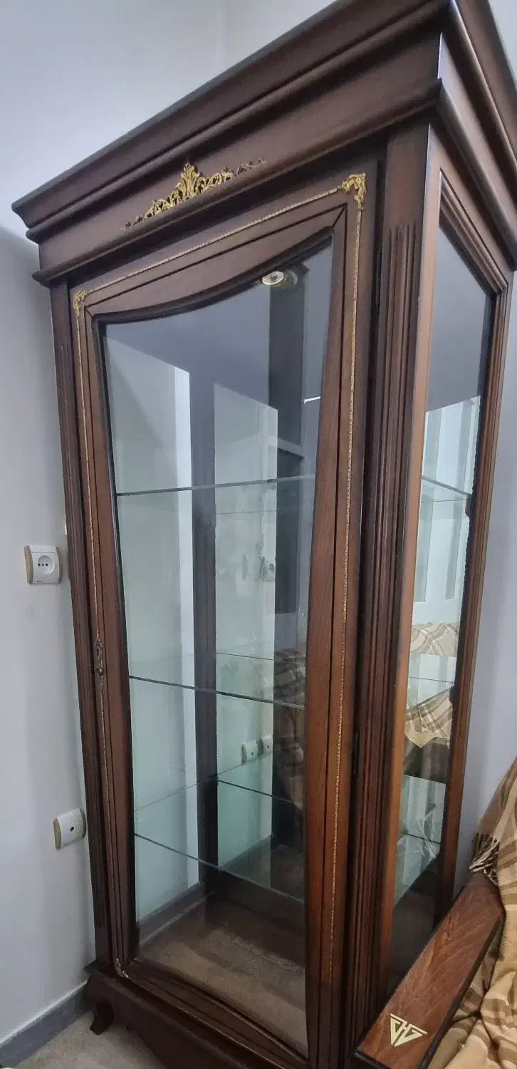 حراج بوفه شیک باچوب بسیارزیبا با قیمت استثنائی|بوفه، ویترین، کنسول|یزد, |دیوار