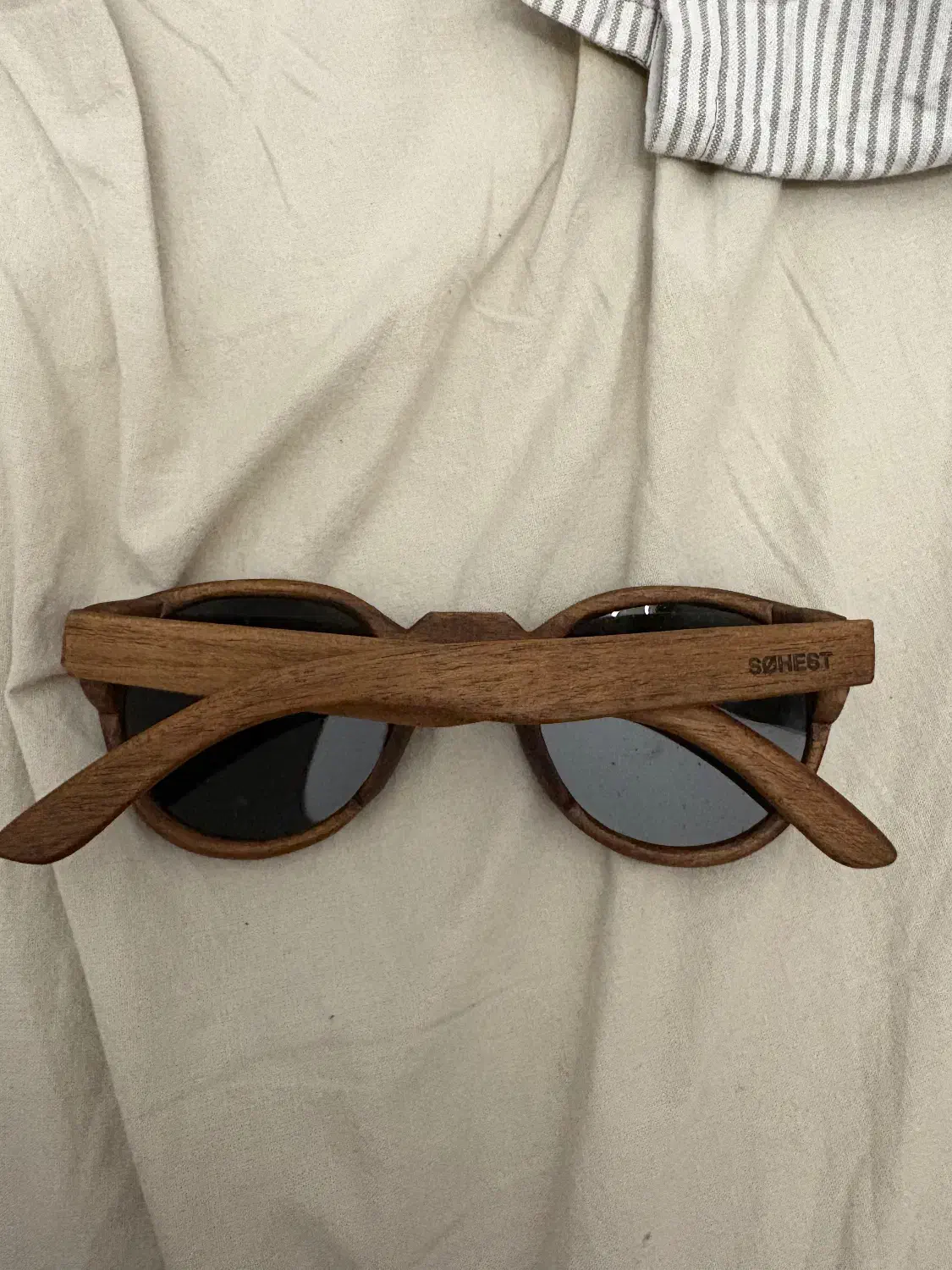 عینک افتابی چوبی|زیورآلات و اکسسوری|اصفهان, آزادگان|دیوار