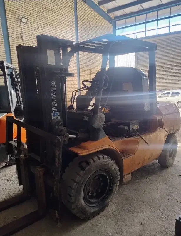 لیفتراک تویوتا 7f دیزل/ ۴ تن|خودرو سنگین|شهریار, شهریار|دیوار